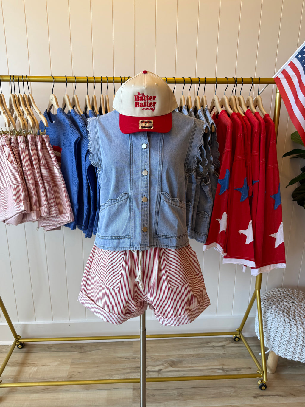 Scallop Edge Detailed Denim Crop Vest